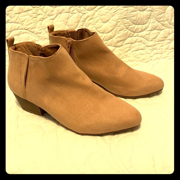 Old Navy Shoes - Old Navy Ankle Boots Size 8 New